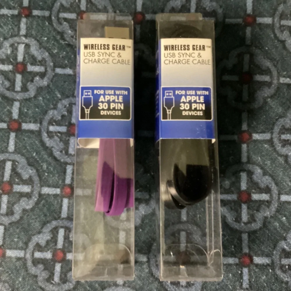 Wireless Gear USB Sync & Charge Cable Bundle New Colors purple and black
